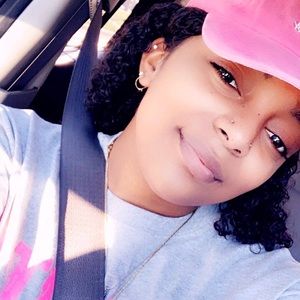 Meet your Posher, Joli